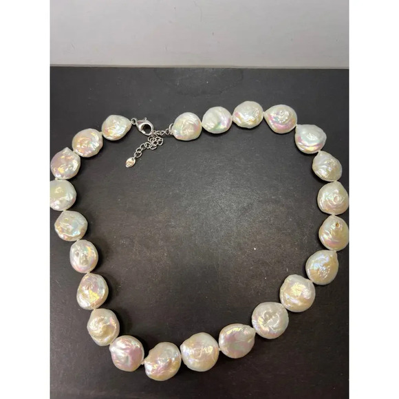 Cultured freshwater coin pearl necklace with sterling silver clasp and extension - Picture 2 of 11
